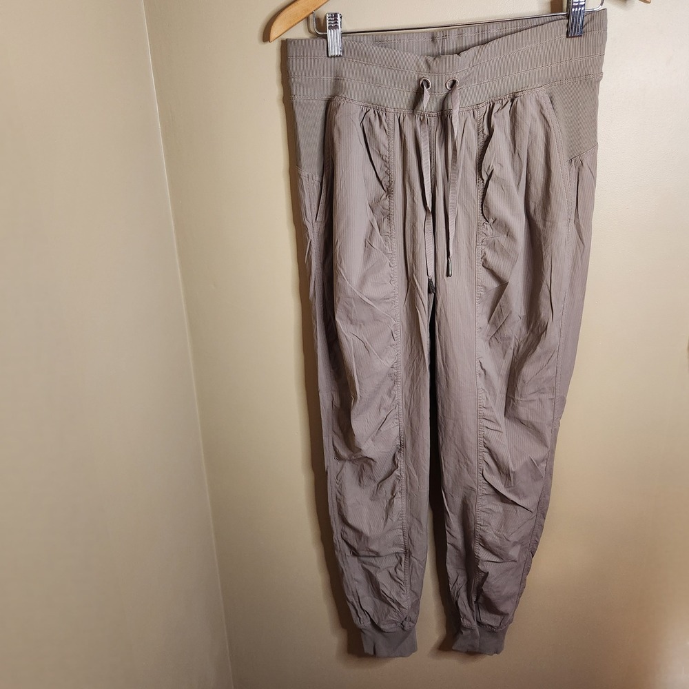Lululemon Dance Studio Mid-Rise Jogger Fill Length Taupetastic W5ENMS Size 8
